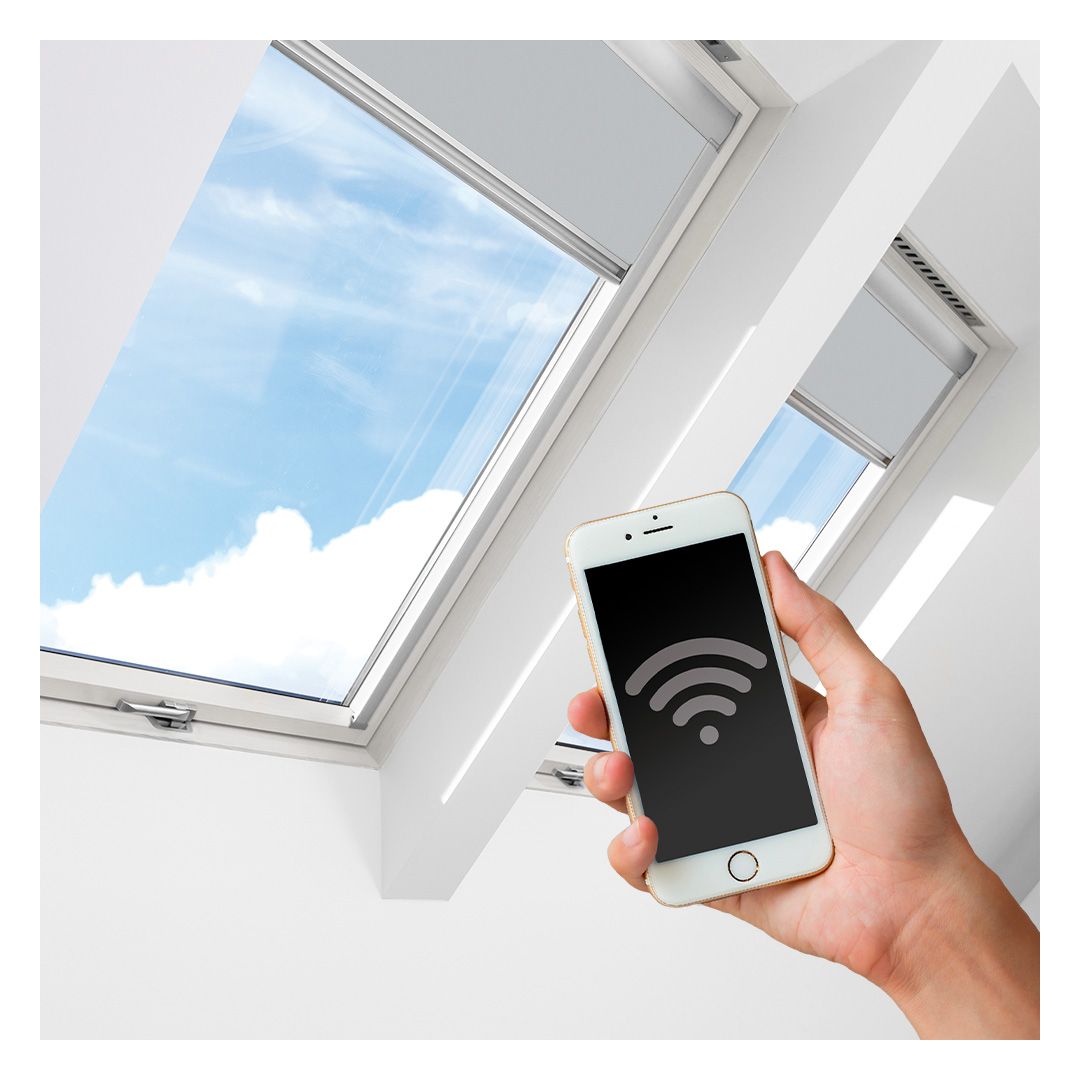 Fakro ARF WiFi Verduisterend Rolgordijn 055 Lichtgrijs